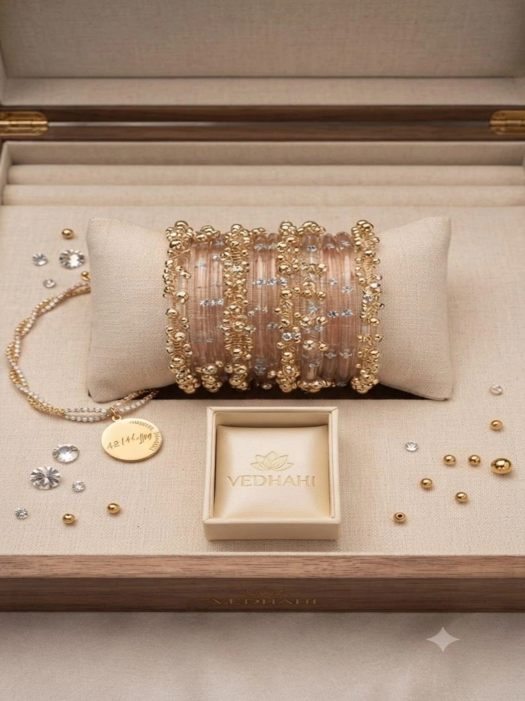 vedhahi Bangle