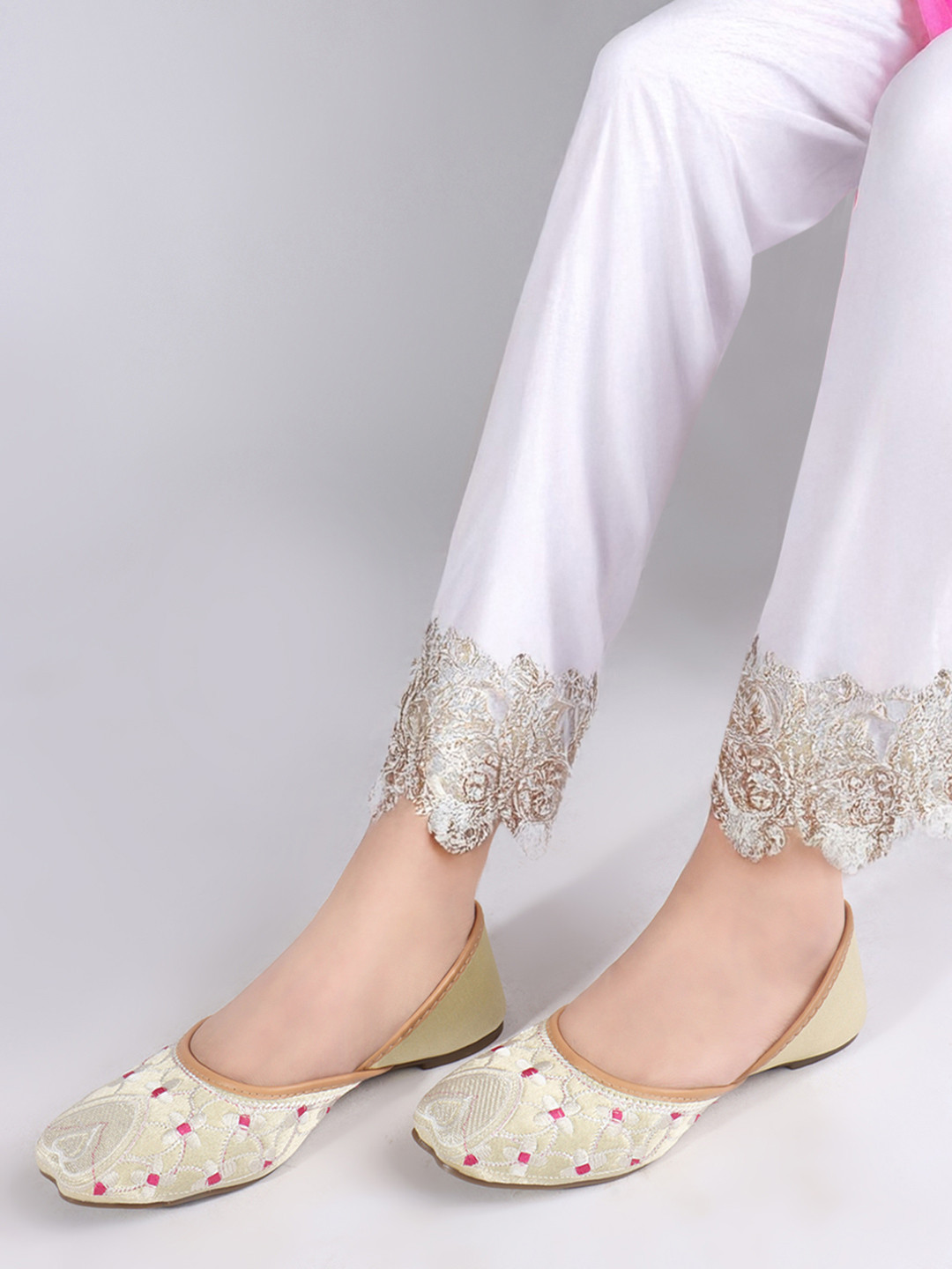 Anouk Women Embellished Ethnic Mojaris Flats