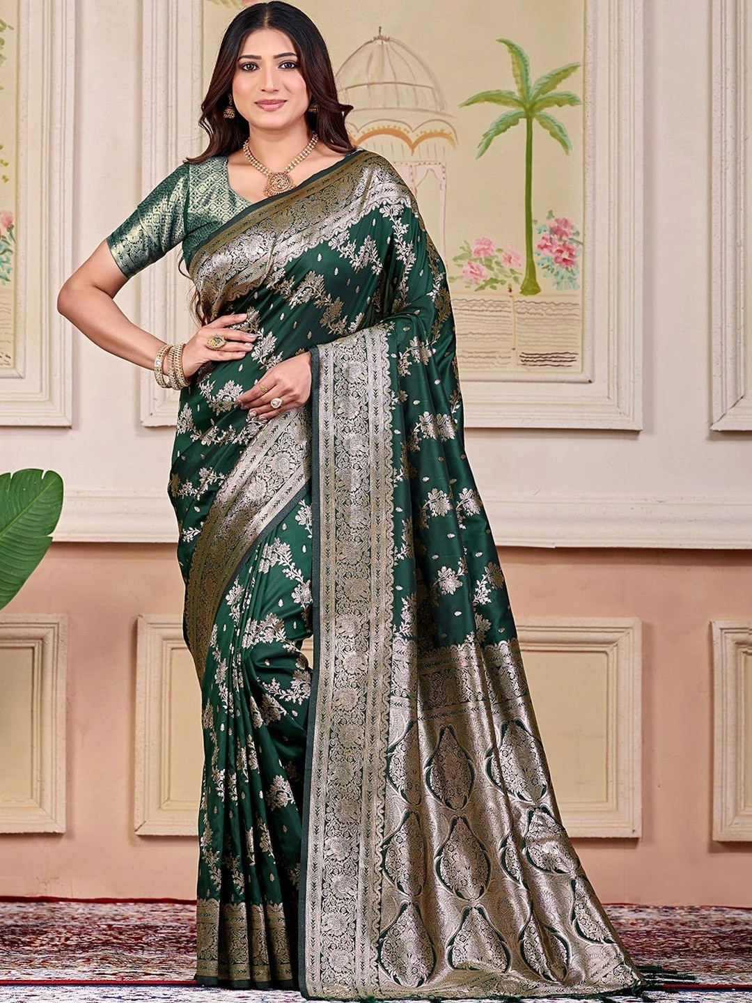 FABRINO Woven Design Zari Banarasi Saree
