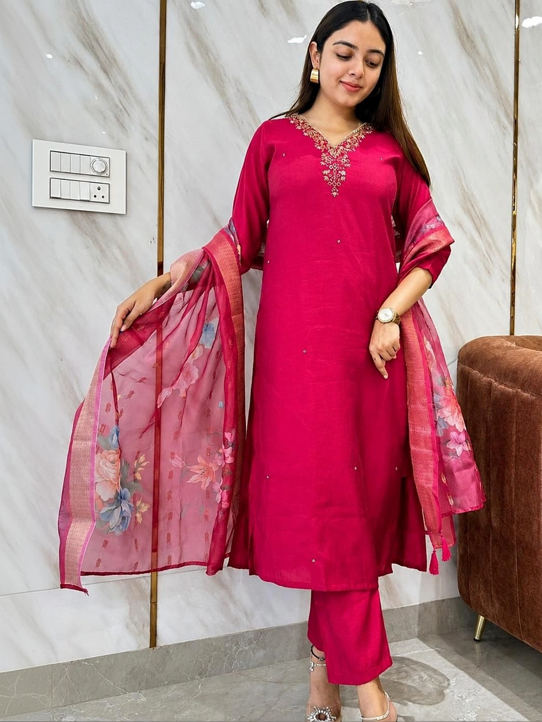 LIZORD FAB Women Floral Regular Sequinned Kurta with Trousers & With Dupatta