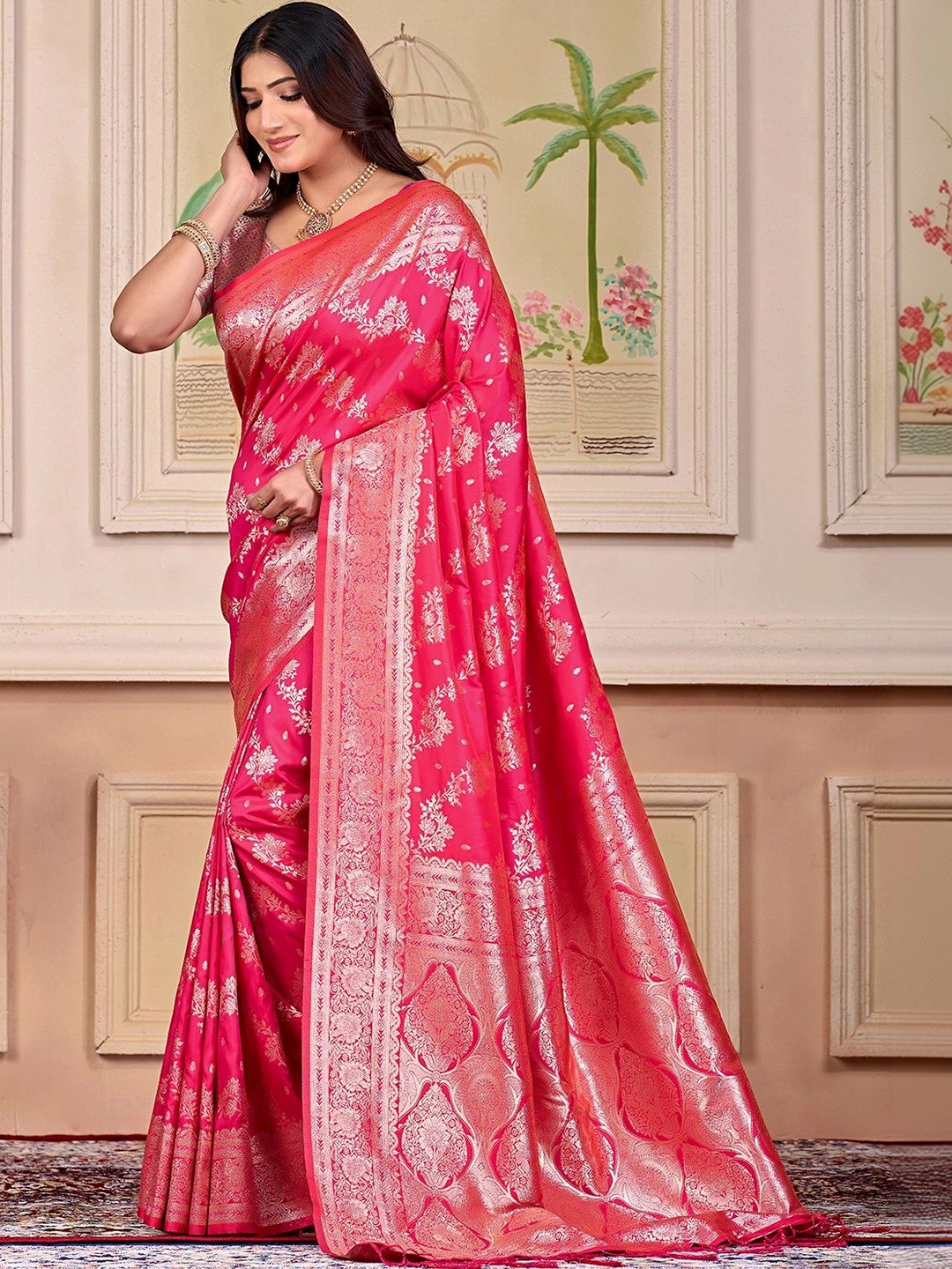 FABRINO Woven Design Zari Banarasi Saree