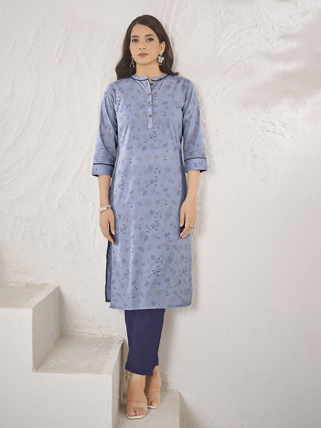 Anouk Women Floral Printed Mandarin Collar Cotton Straight Kurta
