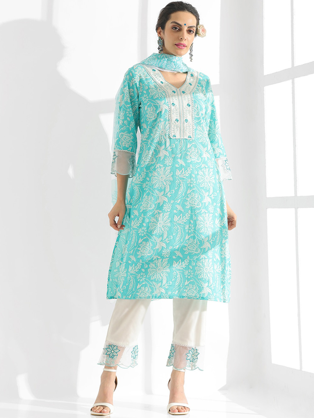 Anouk Turquoise Blue Floral Embroidered Pure Cotton Kurta With Trousers & Dupatta