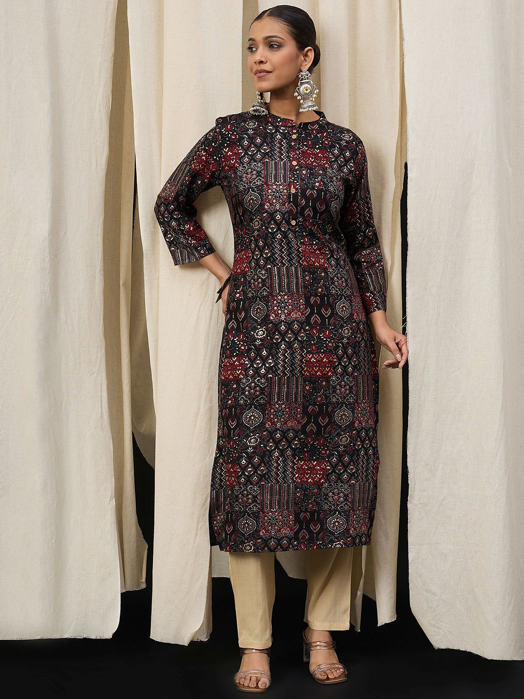 Anouk Floral Printed Mandarin Collar Straight Kurta