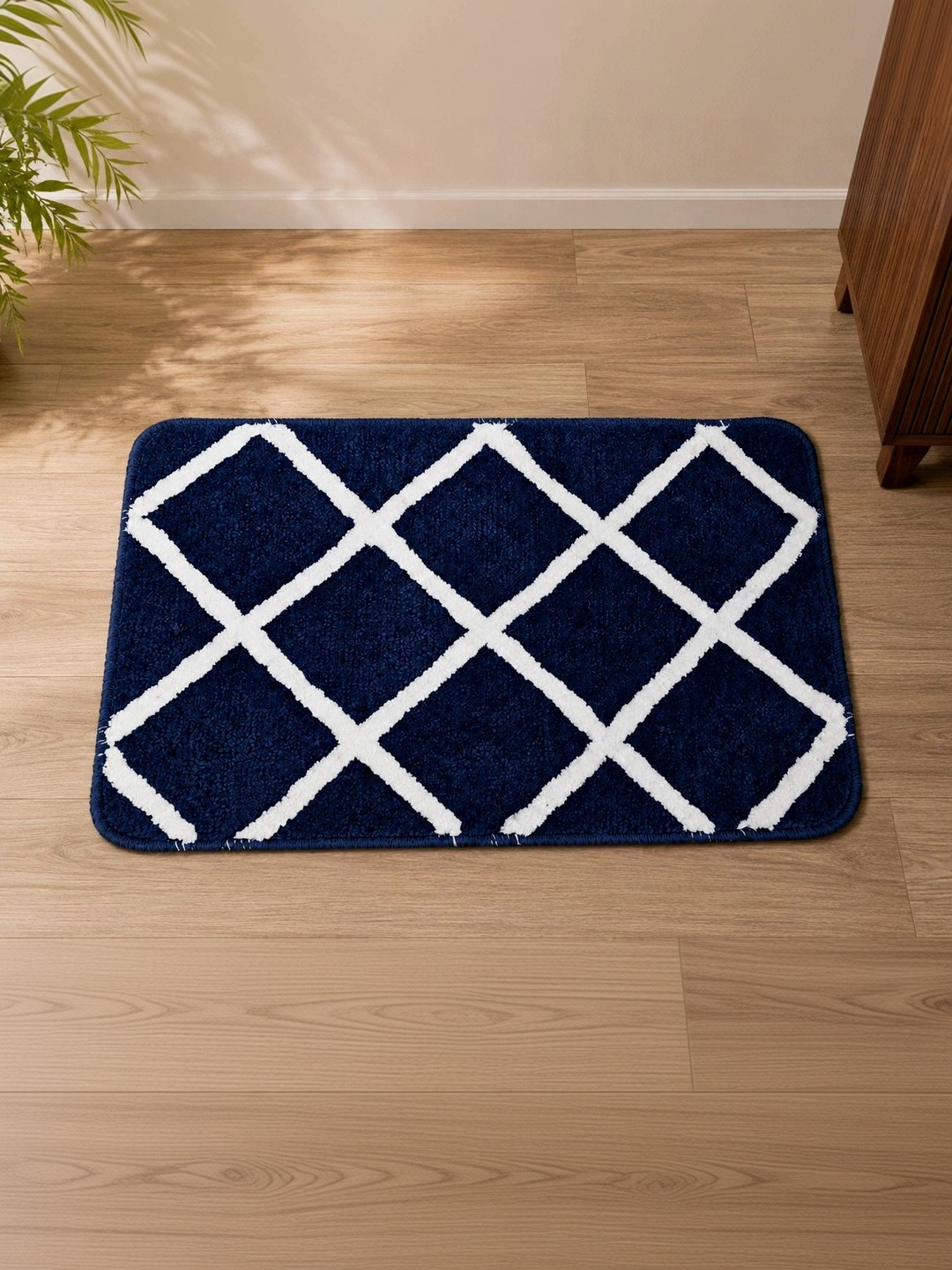 VIKCLIQUE Navy Blue & White Ultra Soft Absorbent Anti-Skid Doormats