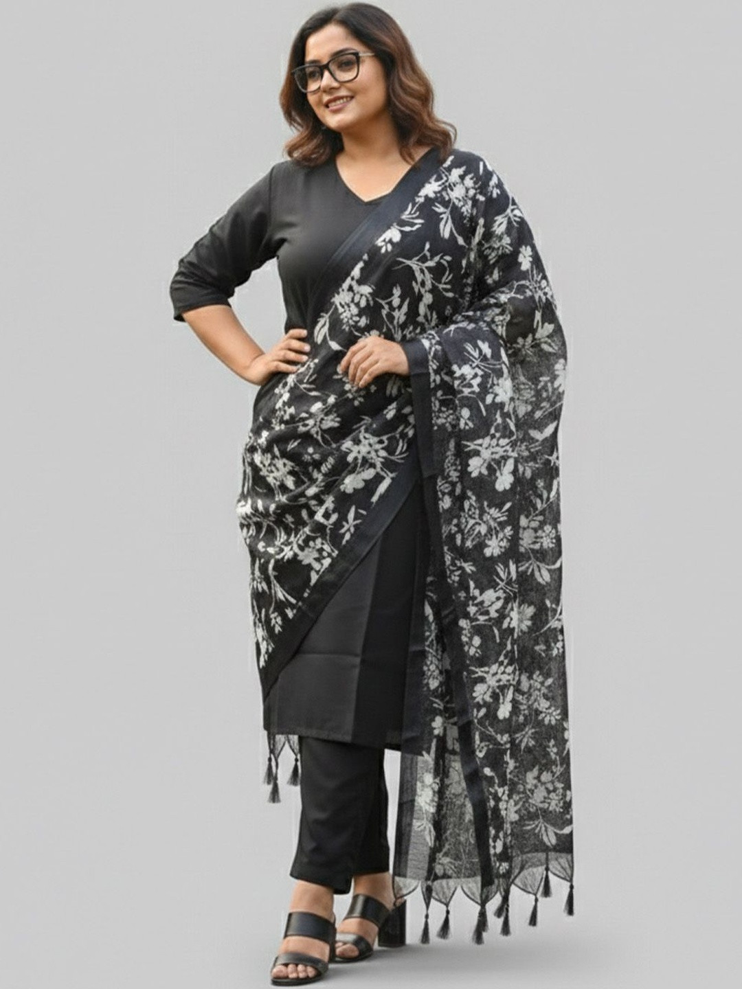 Anouk Mirage Women Floral Regular Kurta with Trousers & With Dupatta