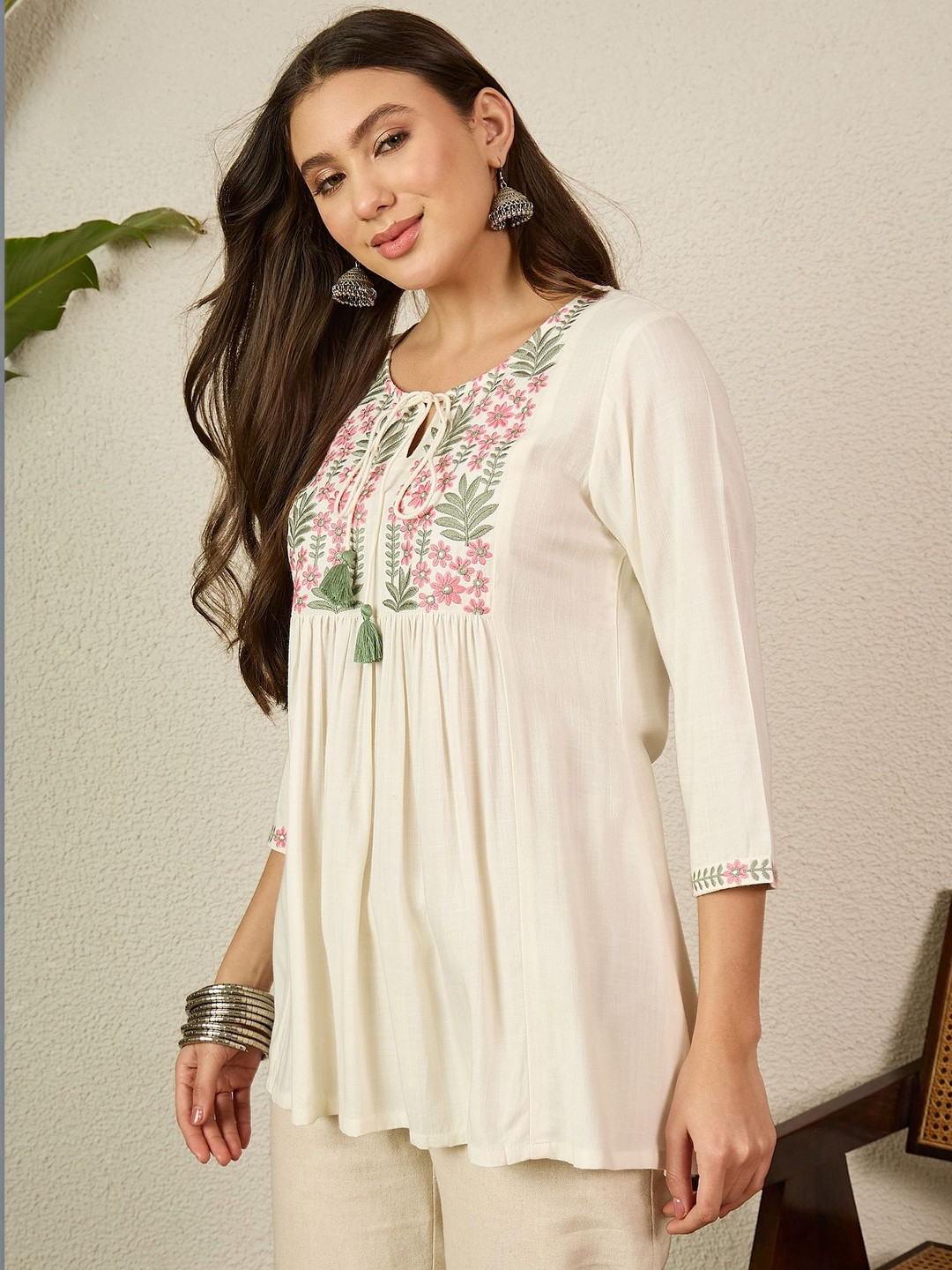 Anouk Floral Embroidered Thread Work Thread Work Empire Kurti