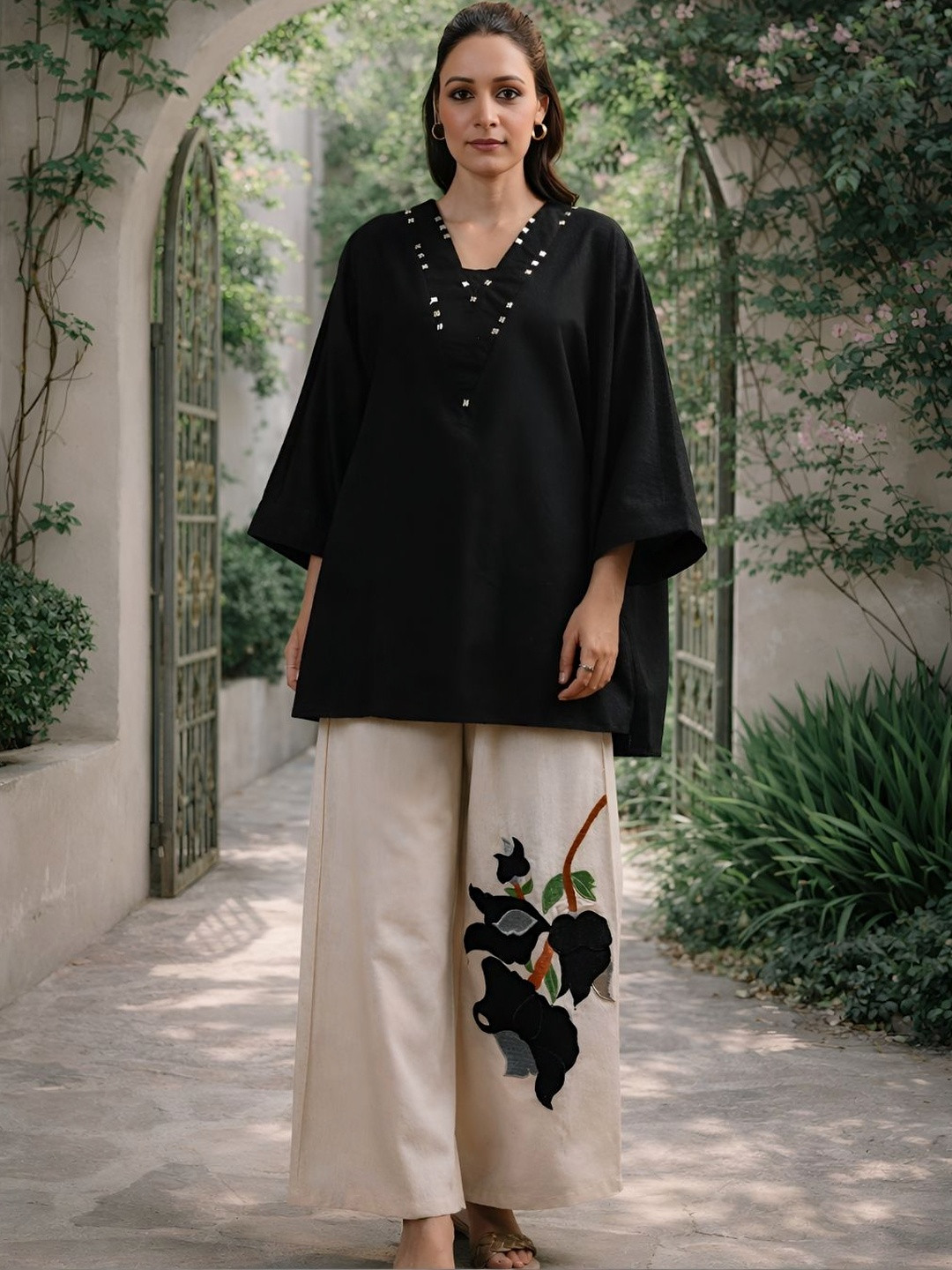 Anouk Embellished V-Neck Tunic With Trousers