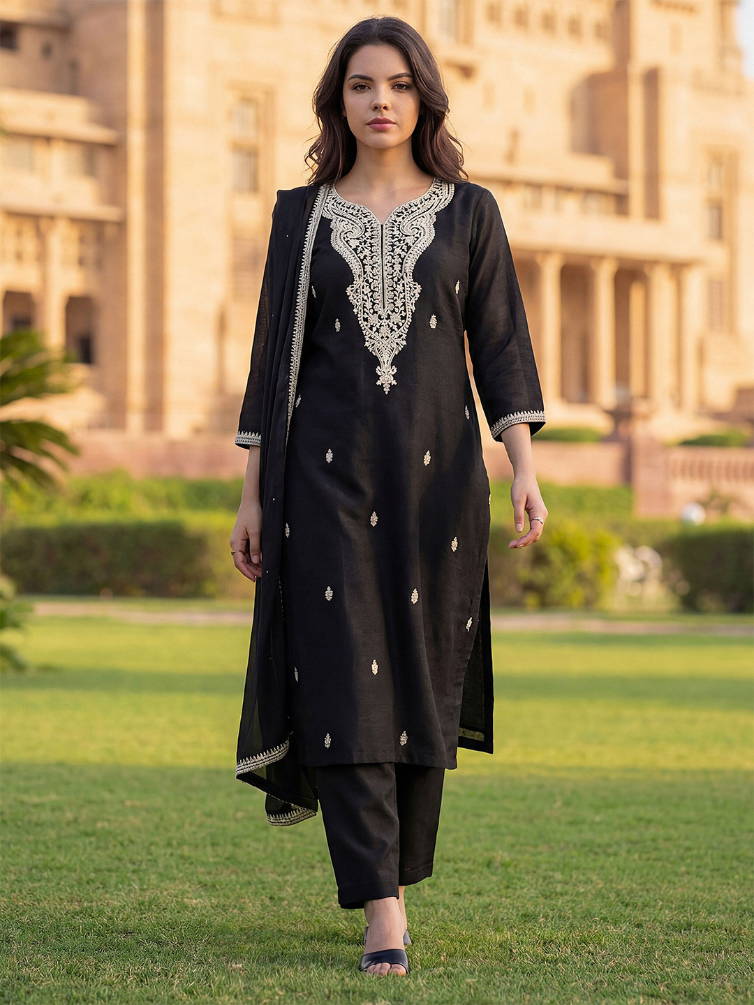 Anouk Women Ethnic Motifs Embroidered Regular Thread Work Kurta with Trousers & With Dupatta