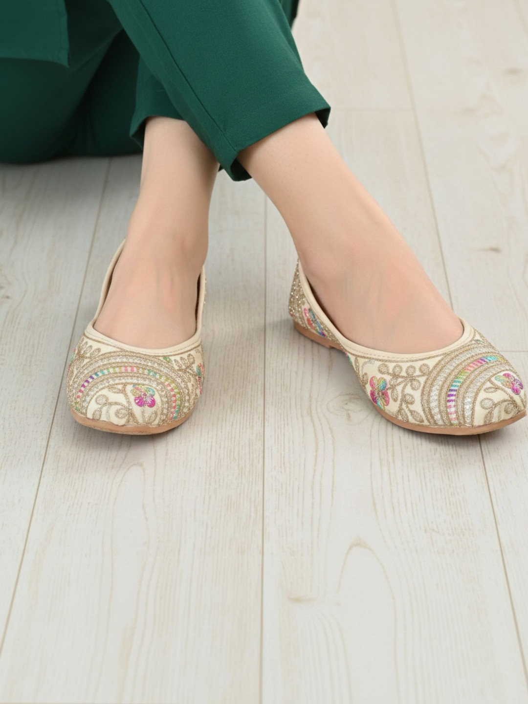 Anouk Women Mojaris Flats