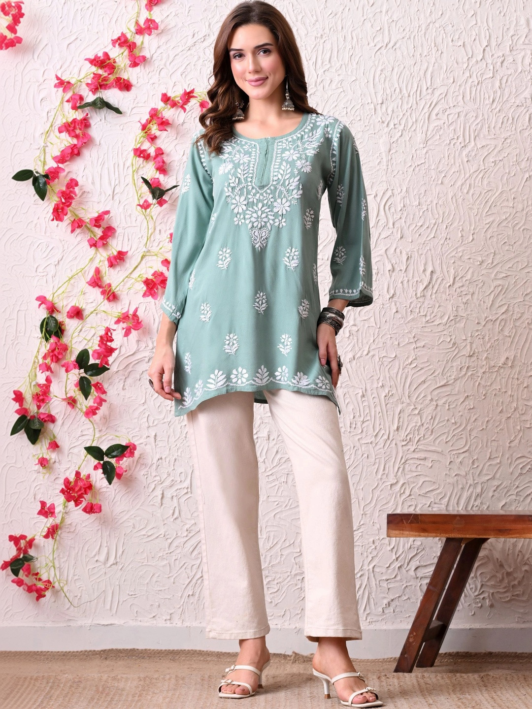 Syrish Ethnic Motifs Embroidered Chikankari Handloom Chikankari Kurti