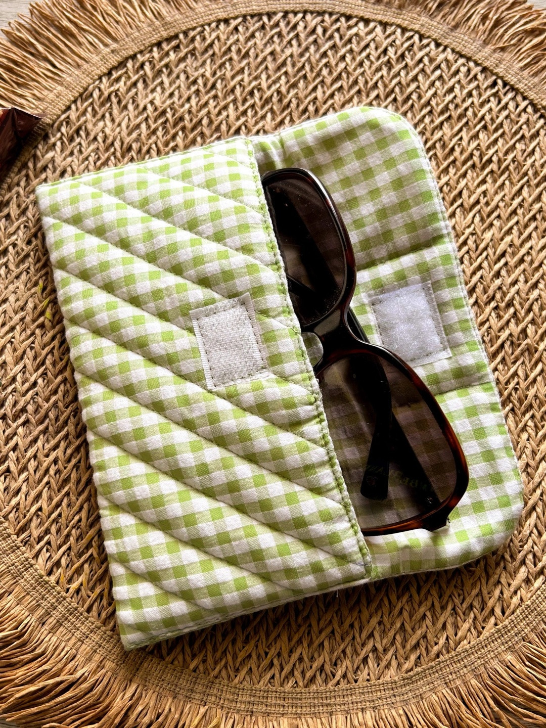 Canoopi Checked Sunglasses Case
