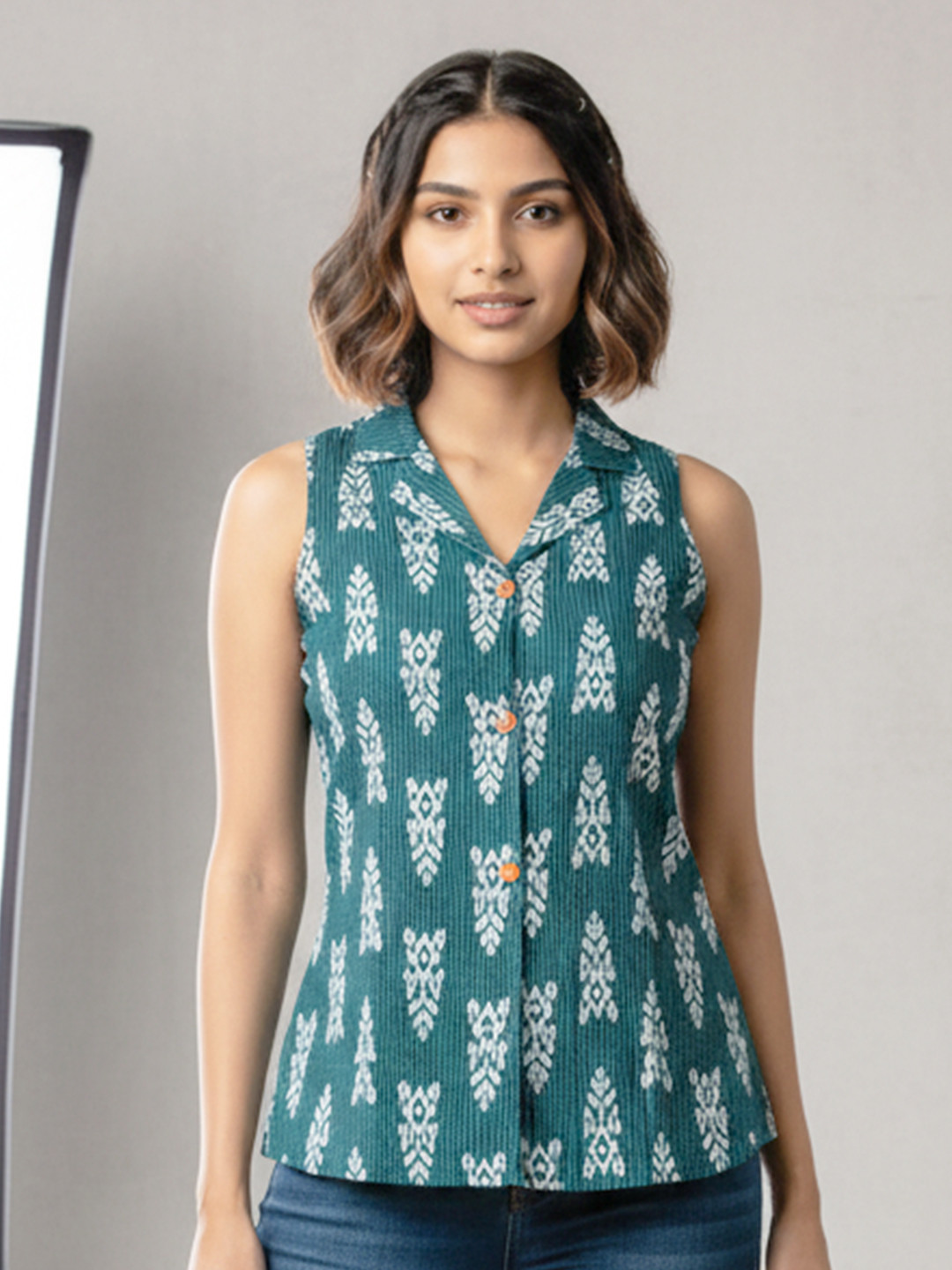 Anouk Mirage Ethnic Motifs Printed Shirt Collar Thread Work Pure Cotton Thread Work Kurti
