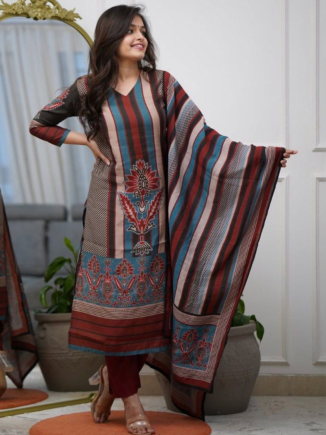 Anouk Printed V-Neck Straight Kurta & Trousers With Dupatta