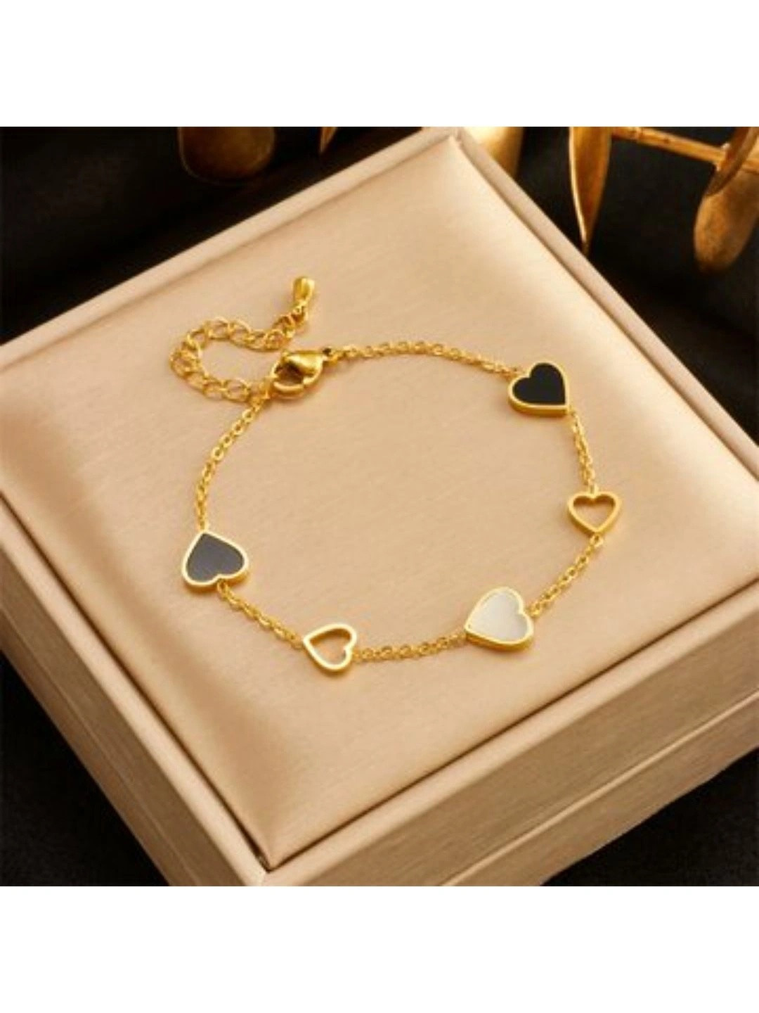 SALTY Everlasting Heart Wrist Stainless Steel Bracelet for Women