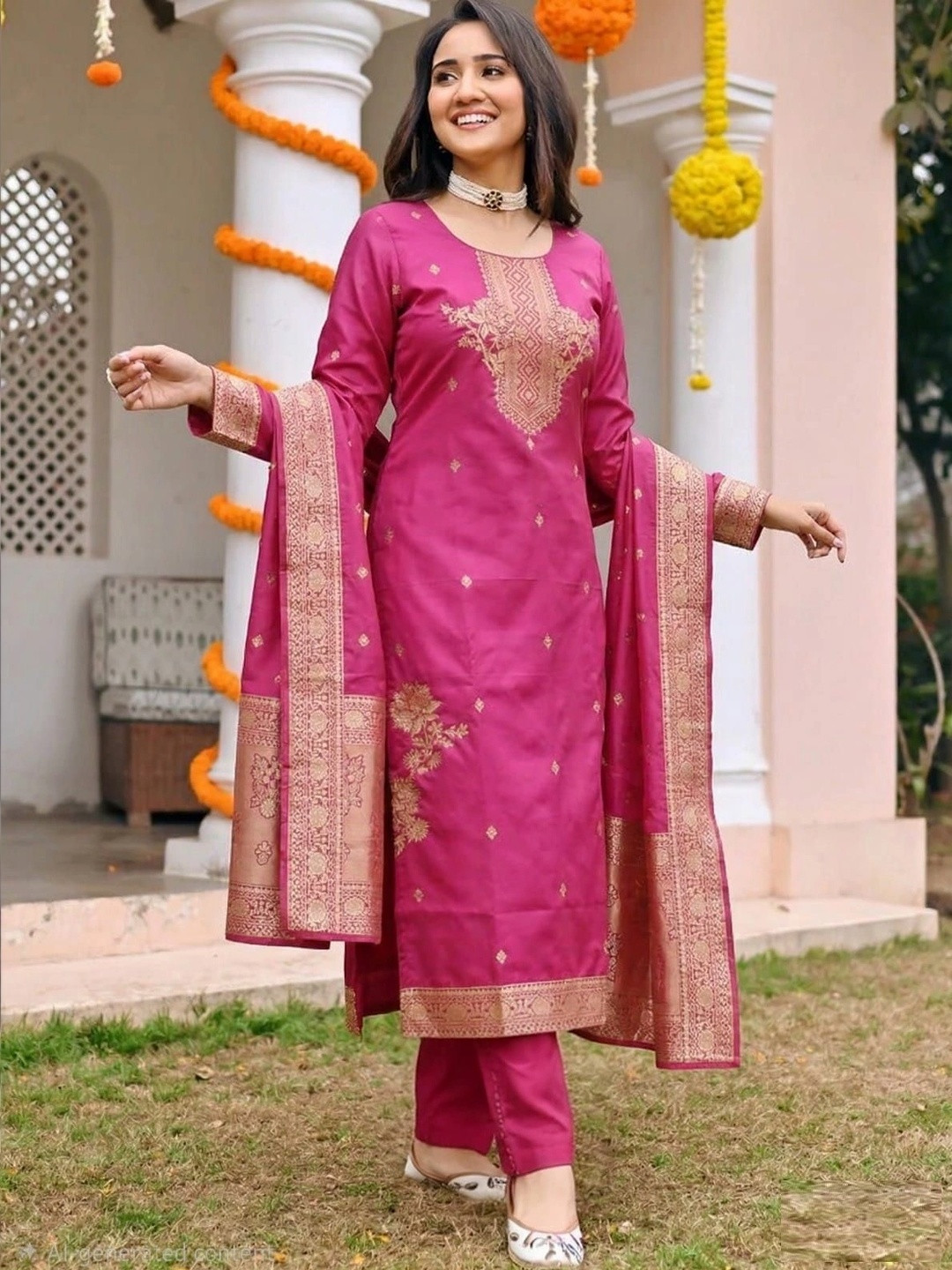 SHU-GORA Women Ethnic Motifs Embroidered Regular Kurta with Trousers & With Dupatta