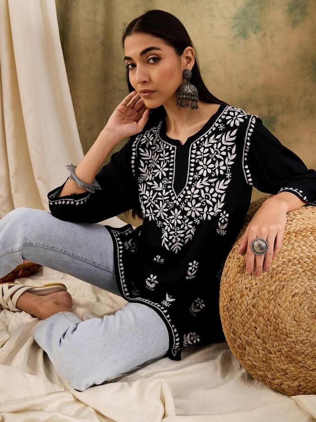 Anouk Floral Embroidered V-Neck Chikankari Chikankari Kurti