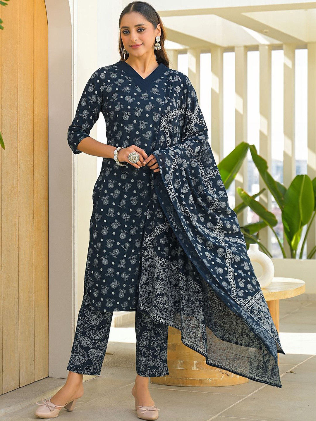 Anouk Mirage Women Ethnic Motifs Printed Regular Pure Cotton Kurta with Trousers & With Dupatta
