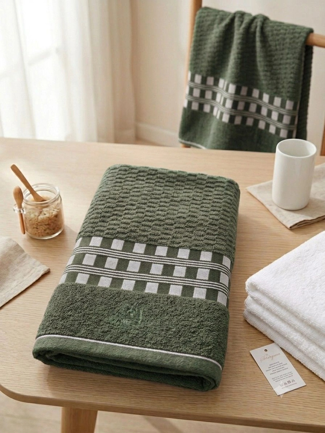 Satisfyn Green 1 Printed Cotton 450 GSM Bath Towel