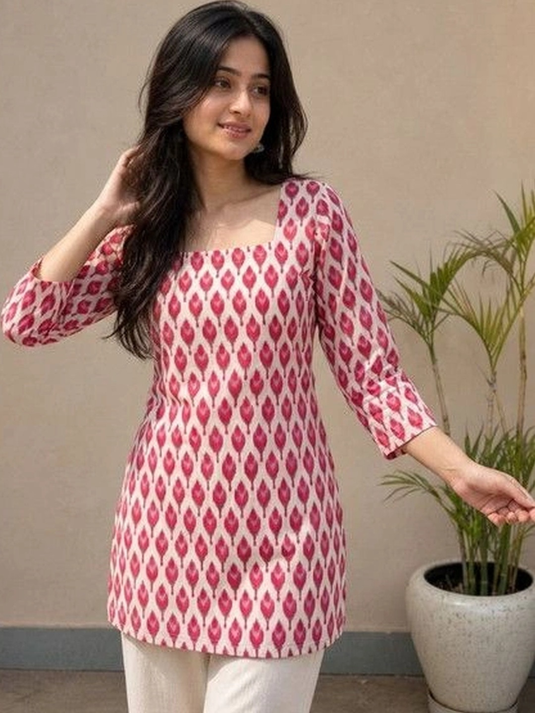ARIHANT CREATIONS Ethnic Motifs Printed Square Neck Kurti