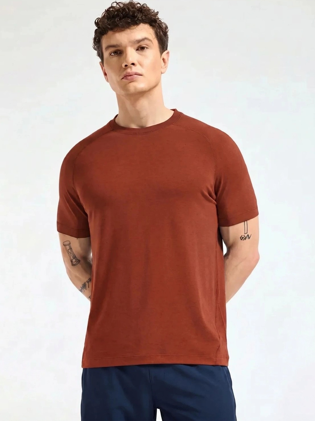 Wellbi Men Red Bamboo Cotton Raglan Sleeve Round Neck Sports T-shirt for Gym and Running