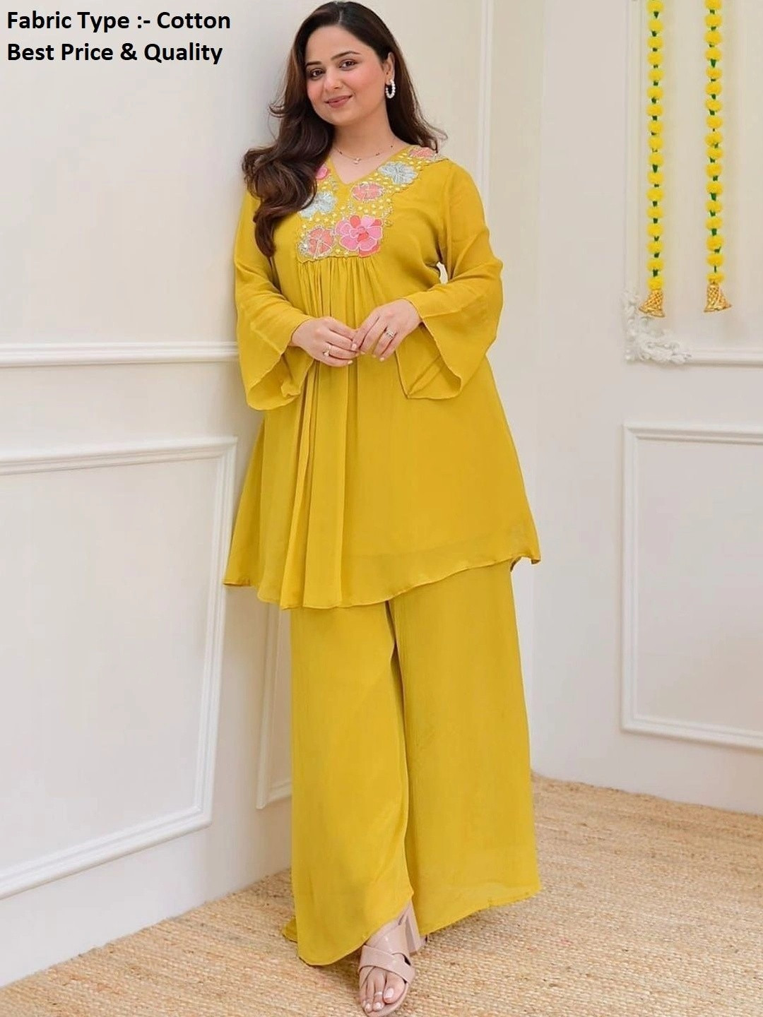 Vastranchal Women Floral Embroidered Regular Thread Work Kurta with Palazzos