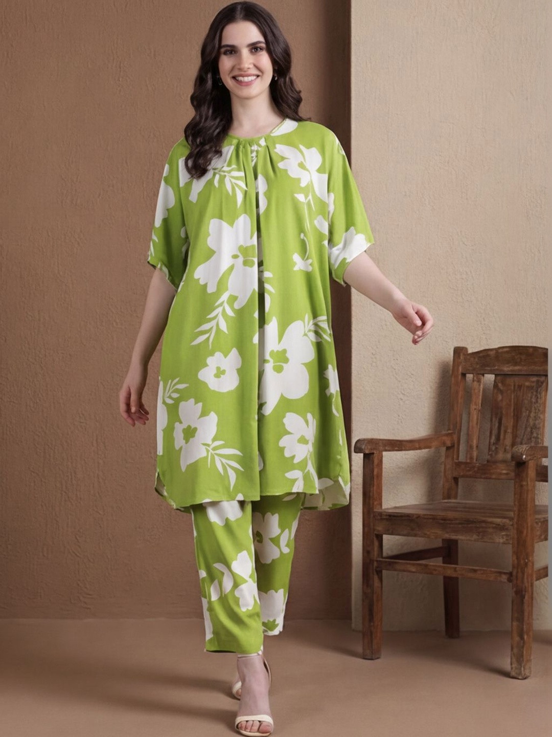 Anouk Women Floral Printed Regular Kurta with Trousers