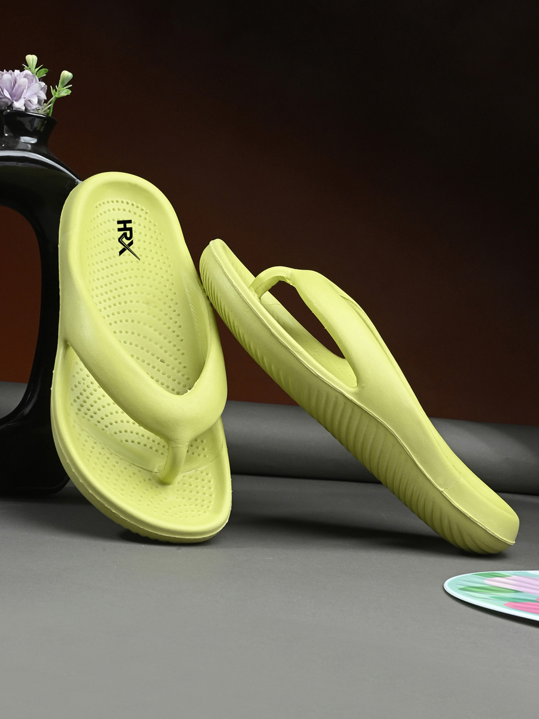 HRX by Hrithik Roshan Women's Thong Flip-Flops at ₹294 (88% Off) – Myntra