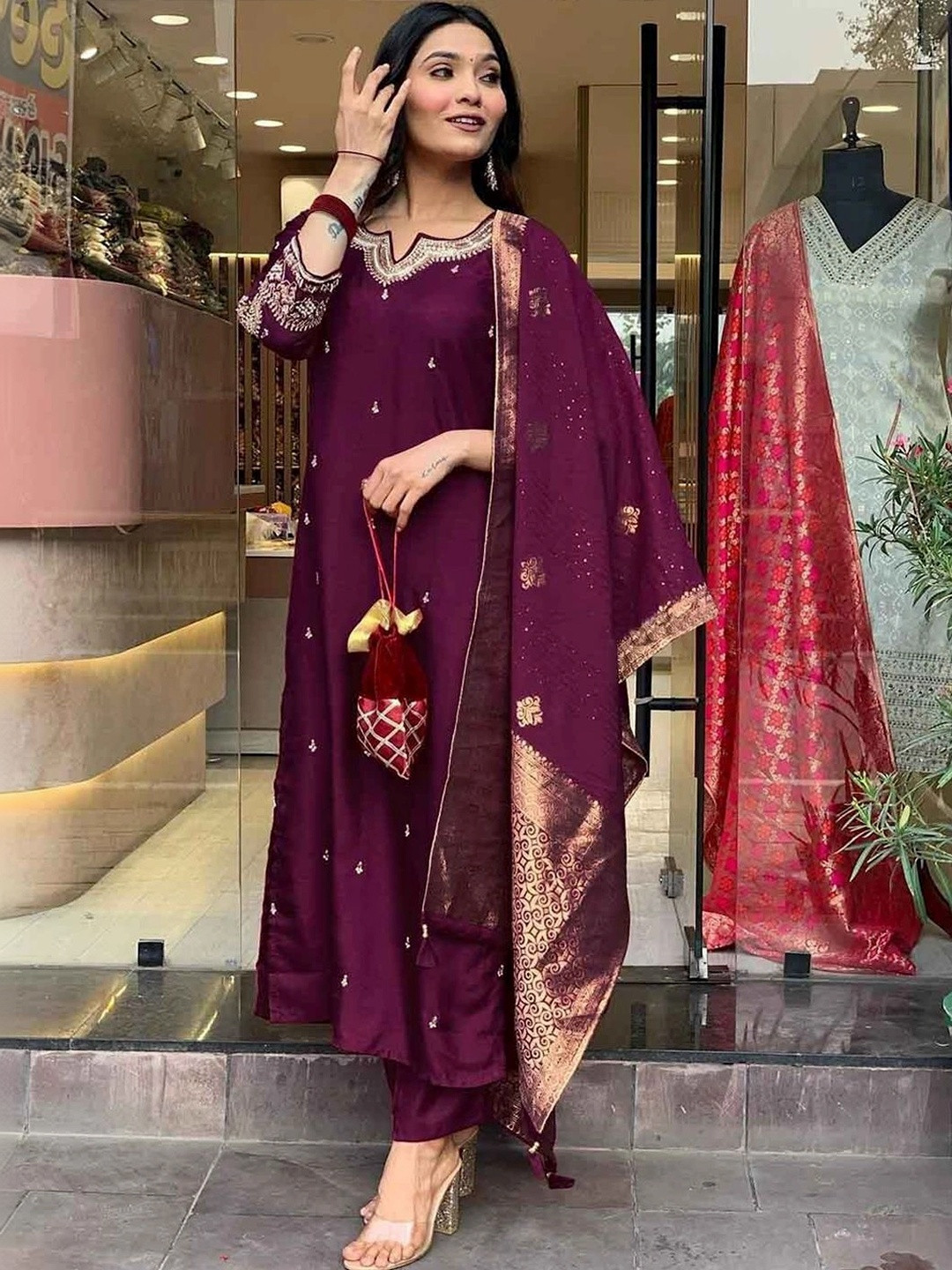 SACi Women Ethnic Motifs Embroidered Regular Thread Work Kurta with Trousers & With Dupatta
