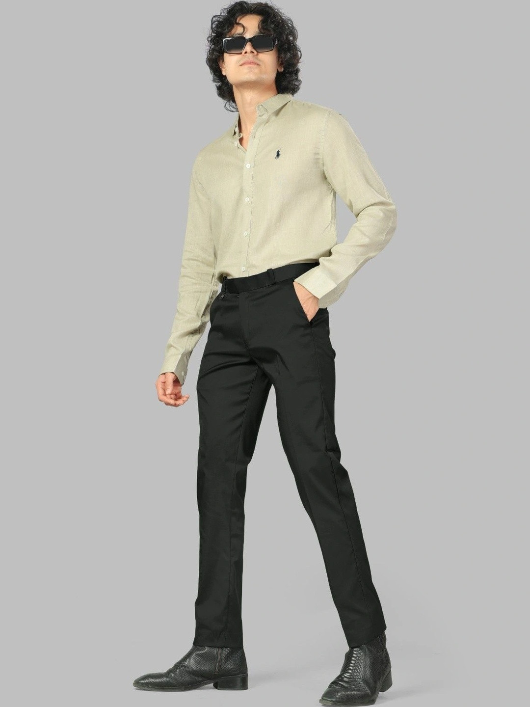 Moudlin Men Classic Pleated Trousers