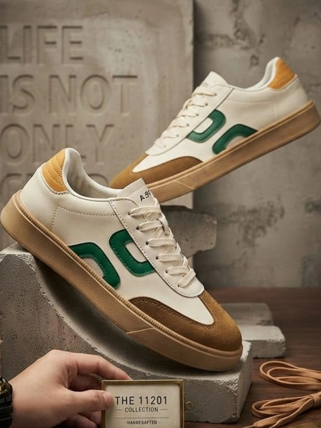 TIGONIS Men Colourblocked Sneakers