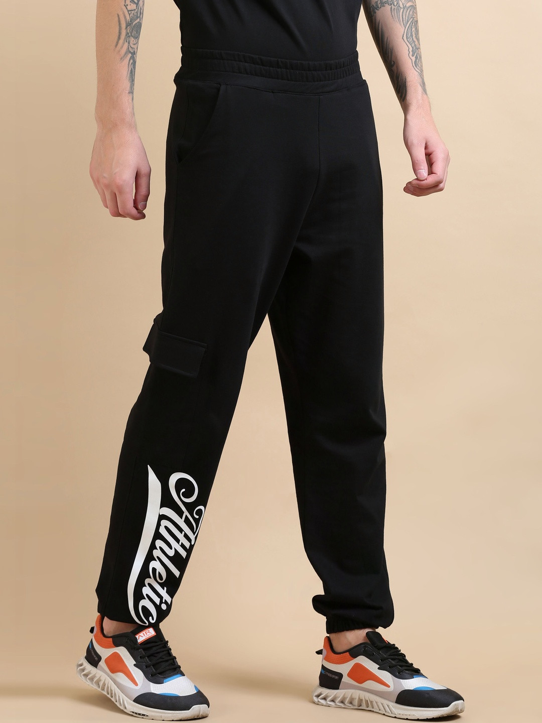 HRX by Hrithik Roshan Men Relaxed Fit Typography Training Joggers