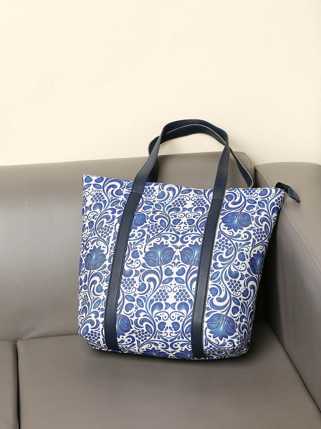 DressBerry Floral Printed Structured Shoulder Bag