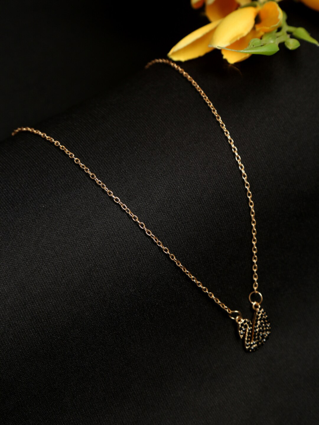 DressBerry Gold-Toned & Black Gold-Plated Necklace