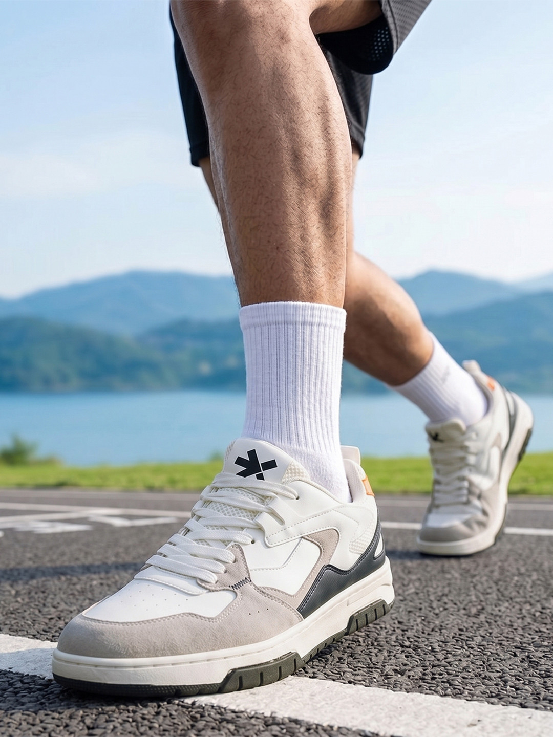 HRX by Hrithik Roshan Men Colourblocked Sneakers