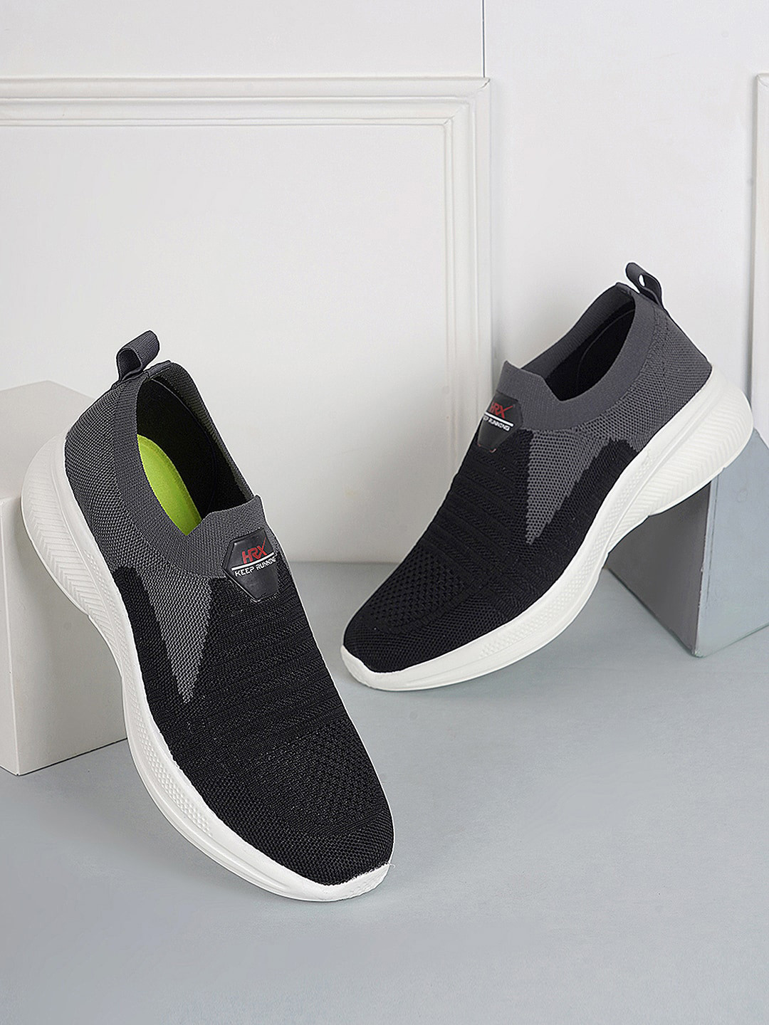 HRX by Hrithik Roshan Men Black & Grey Colourblocked Contrast Sole Slip On Sneakers