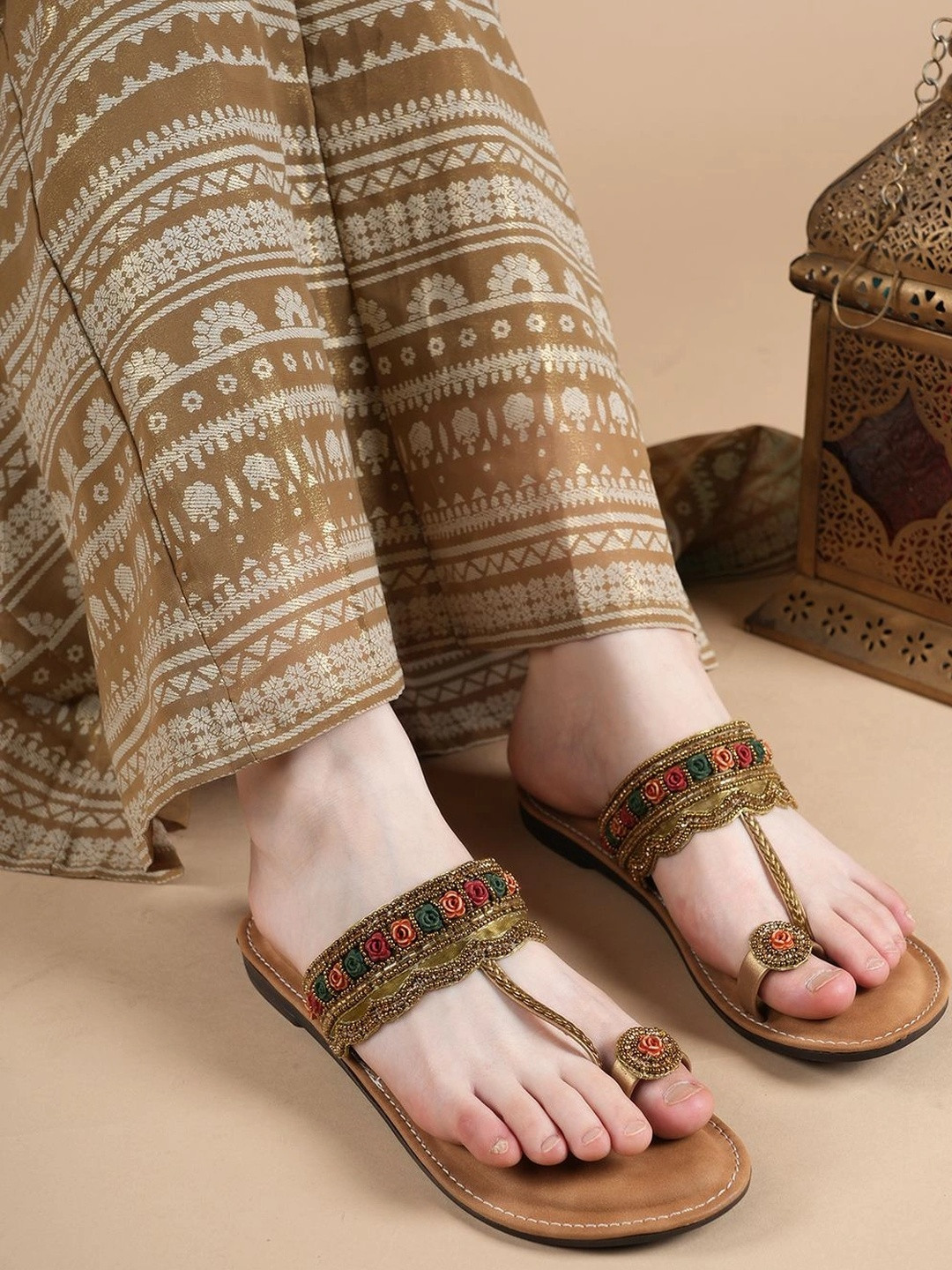 Anouk Women Embellished Ethnic One Toe Flats