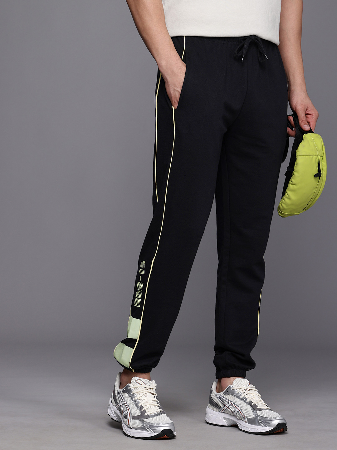 HRX by Hrithik Roshan Men Lifestyle Brand Logo Printed Terry Baggy Joggers