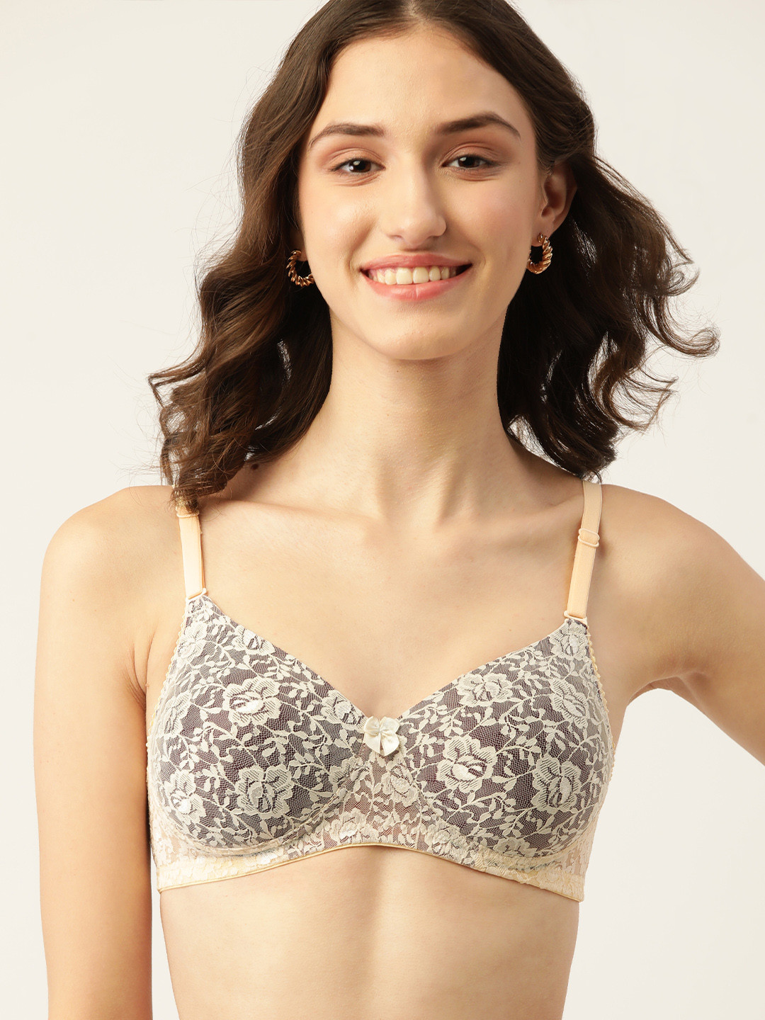 DressBerry Cream-Coloured & Burgundy Floral Lightly Padded Lace Bra