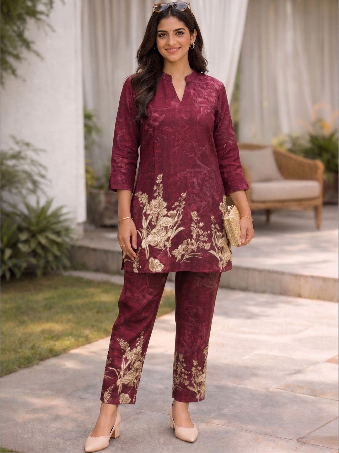 ULTRAVOGUE Floral Embroidered Tunic with Trousers