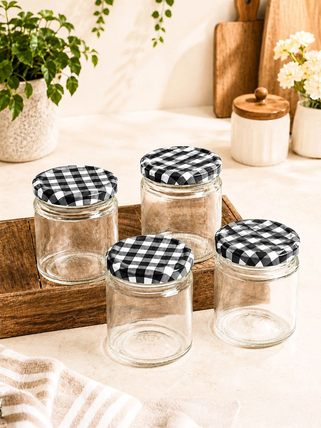 MARKET99 4 Piece Transparent Glass Container with Black Lid 200 ml Each