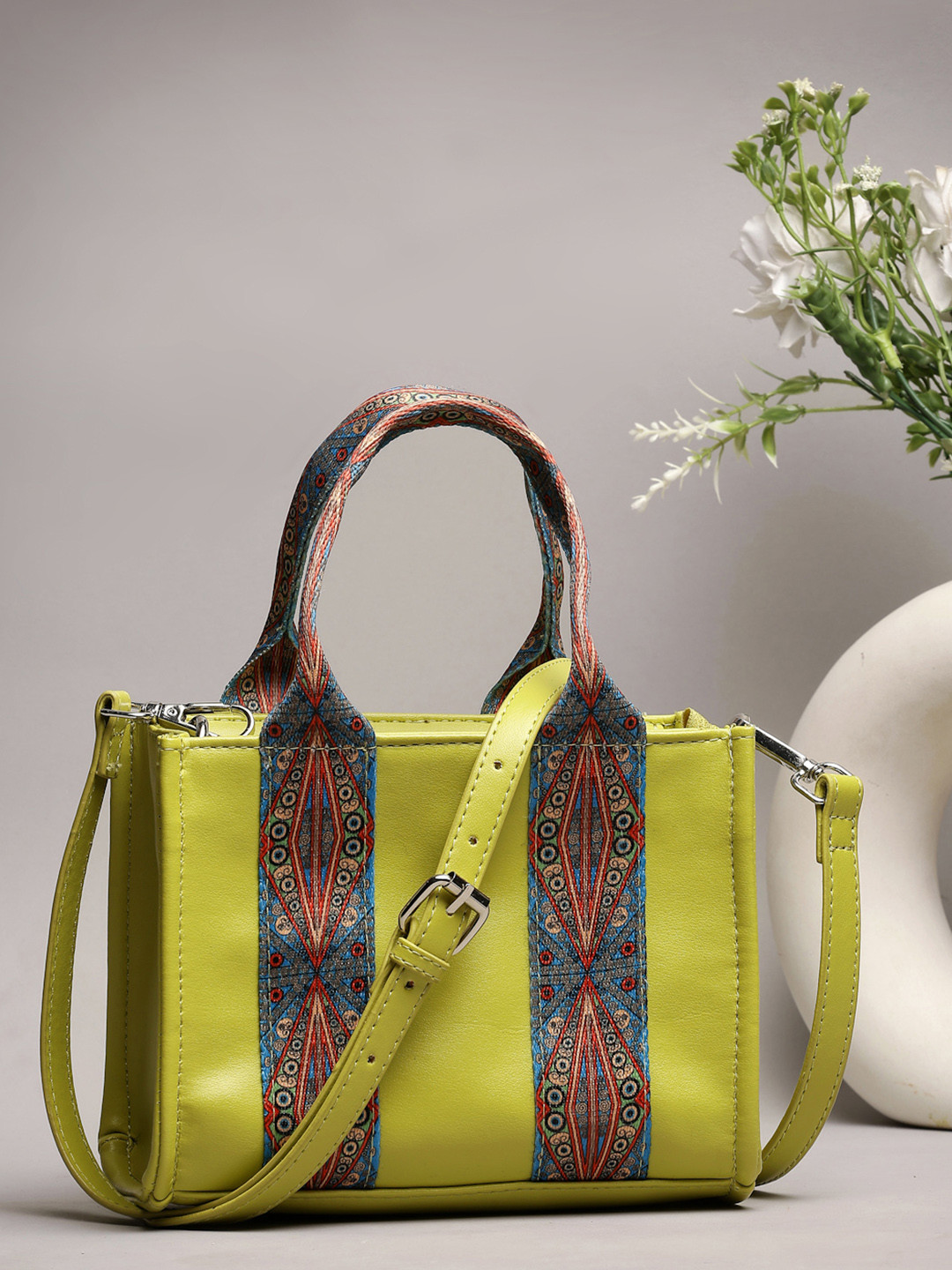 DressBerry Women Graphic Printed Sling Bag