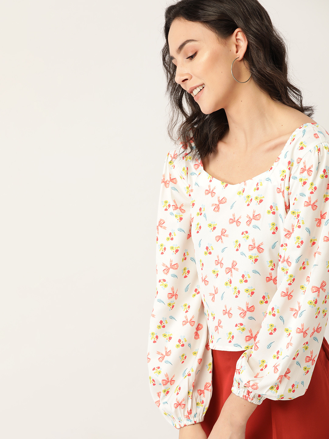 Dressberry Off White & Peach-coloured Printed Sweetheart Neck Puff Sleeves Smocked Top