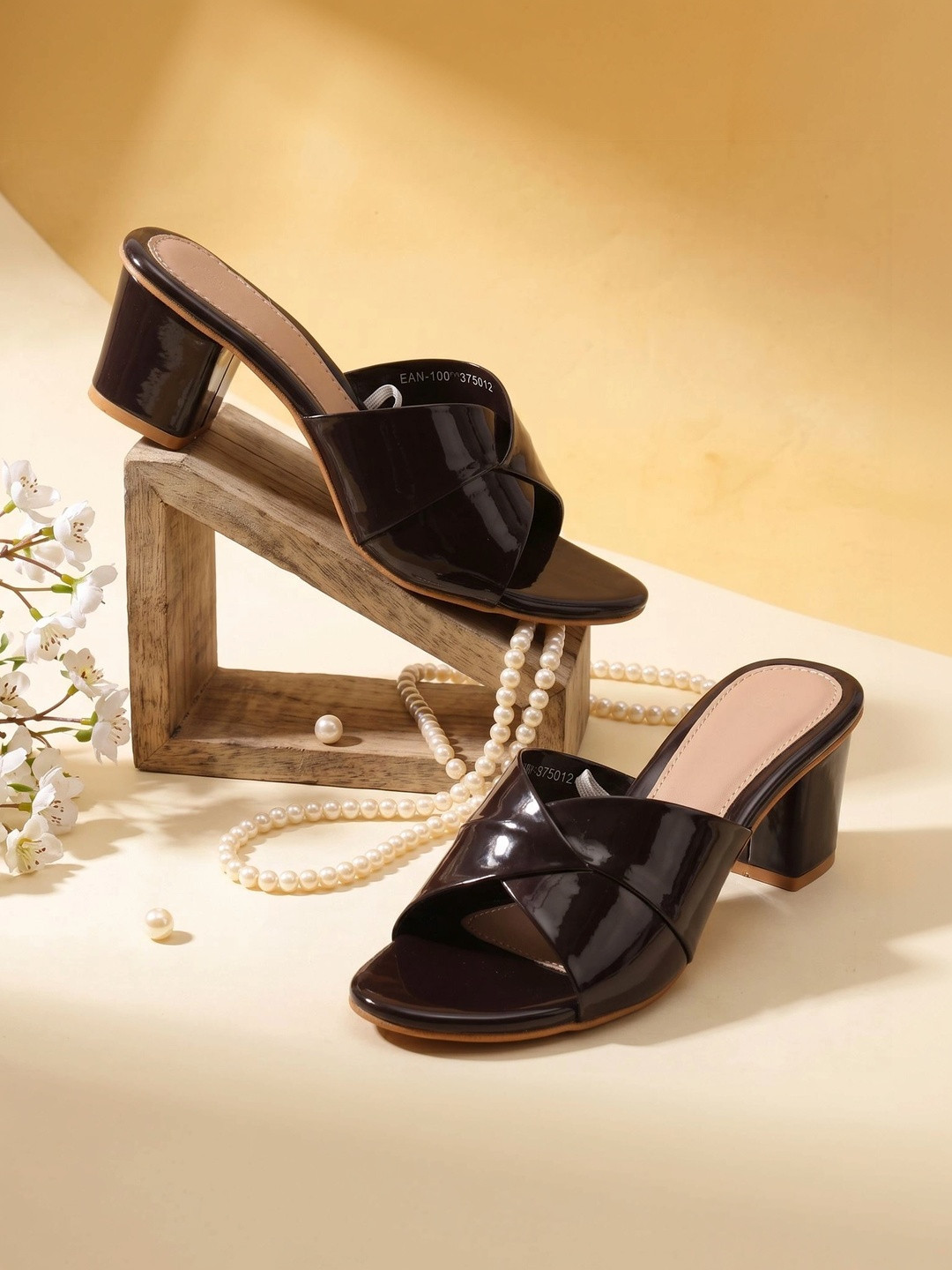looksfootwear Women Textured Block Mules