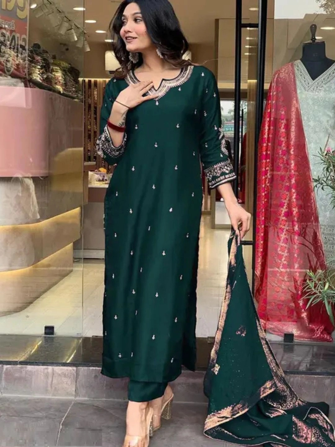 SACi Women Ethnic Motifs Embroidered Regular Thread Work Kurta with Trousers & With Dupatta
