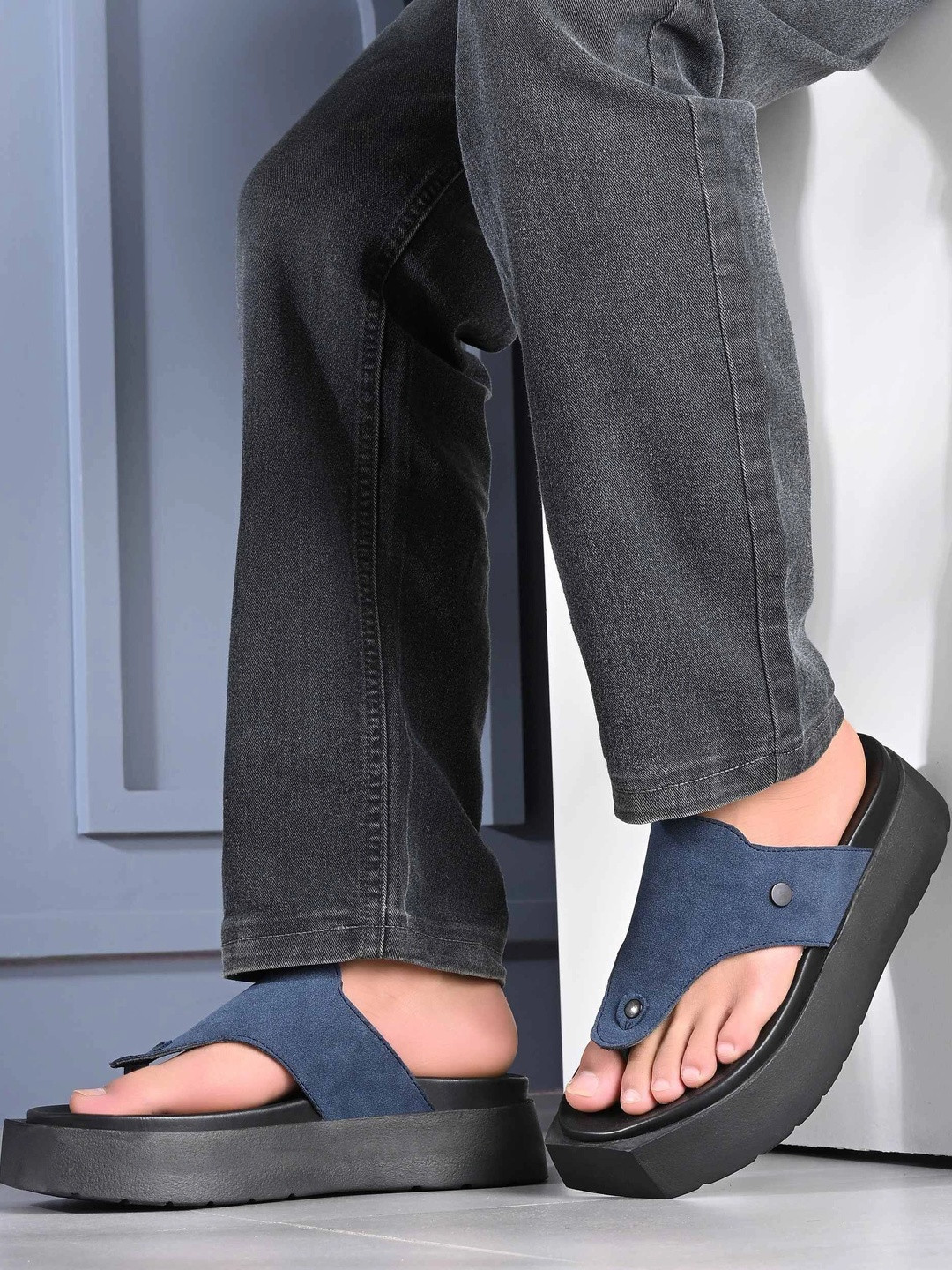 Roadster Men Thong Flip-Flops