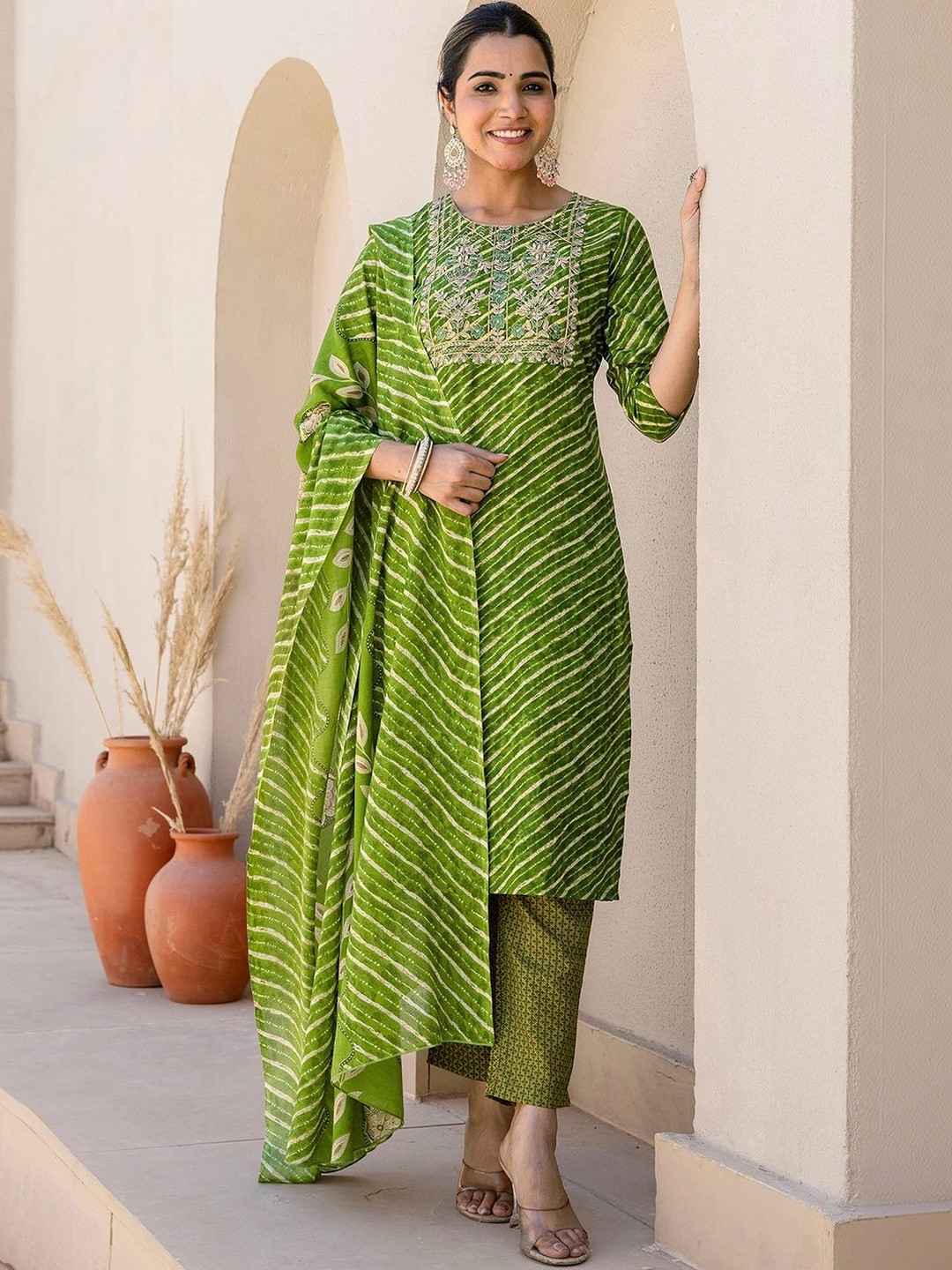 SKYLEE Women Leheriya Dyed Regular Sequinned Pure Cotton Kurta with Trousers & With Dupatta