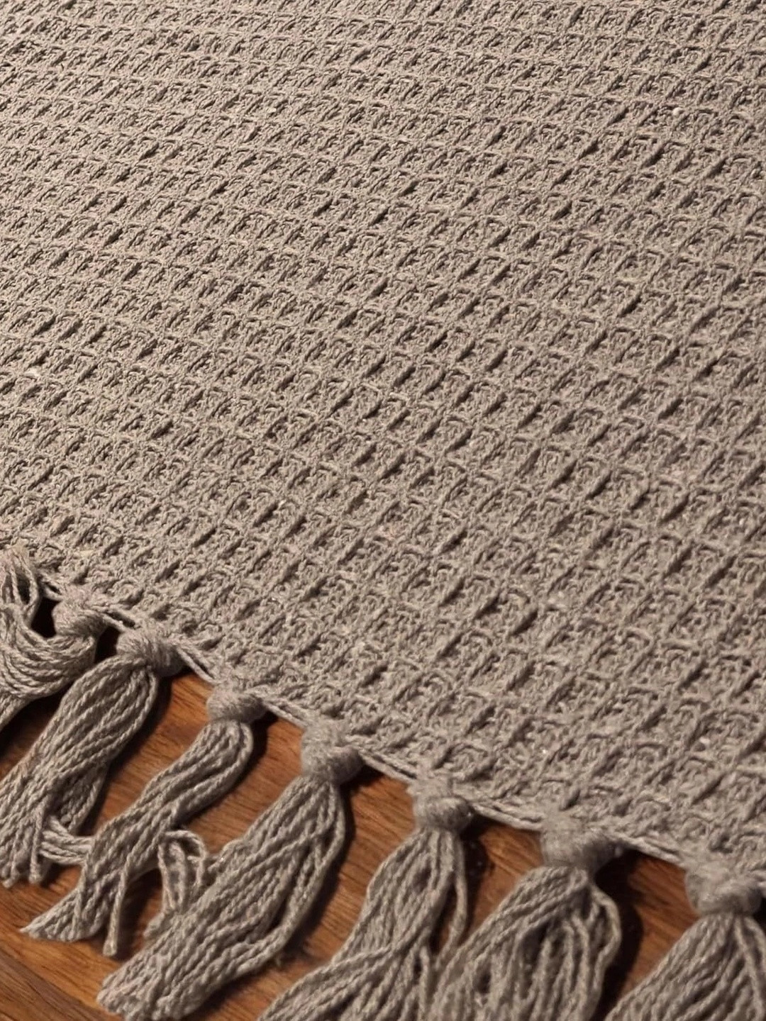 Banchmark Home Furnishings Brown Cotton Waffle Knit & Chevron Pattern Throw with Fringes