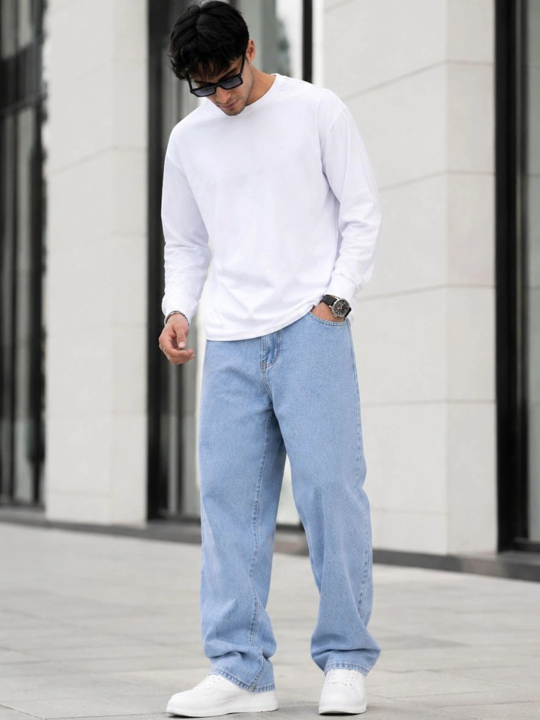 DENIM LIFE Men Classic Straight Fit Mid-Rise Stretchable Jeans