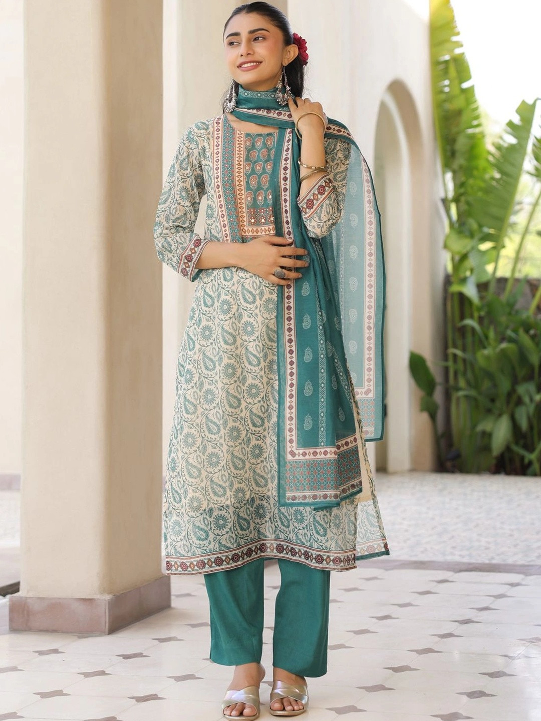 Rain & Rainbow Women Floral Printed Regular Mirror Work Kurta with Trousers & With Dupatta